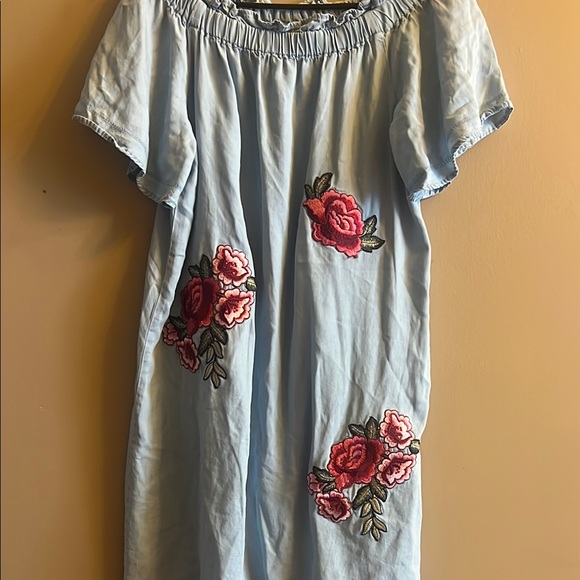 a.n.a Light Blue Ruffled Top - Picture 1 of 8
